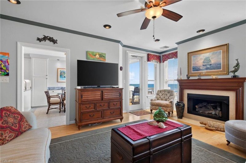 Photo 5 of 35 residential for sale in Virginia Beach virginia