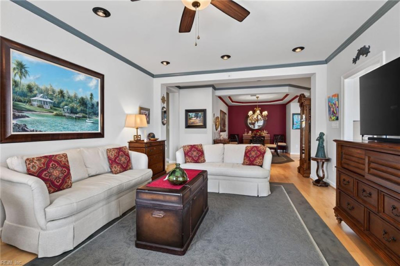 Photo 7 of 35 residential for sale in Virginia Beach virginia