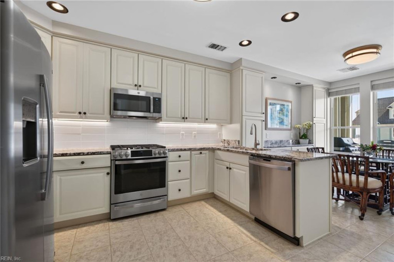 Photo 9 of 35 residential for sale in Virginia Beach virginia