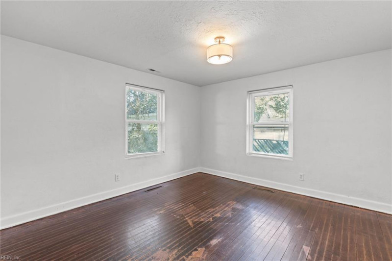 Photo 16 of 39 residential for sale in Portsmouth virginia Photo 16 of 39 residential for sale in Portsmouth virginia
