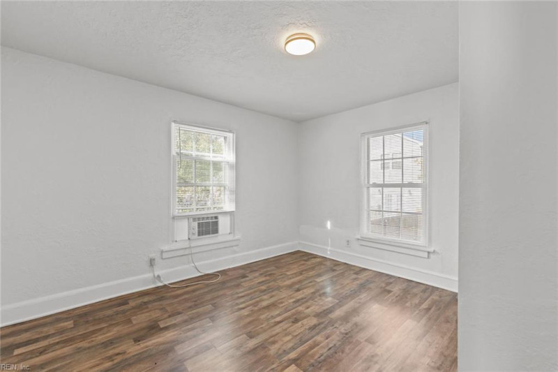 Photo 33 of 39 residential for sale in Portsmouth virginia Photo 33 of 39 residential for sale in Portsmouth virginia
