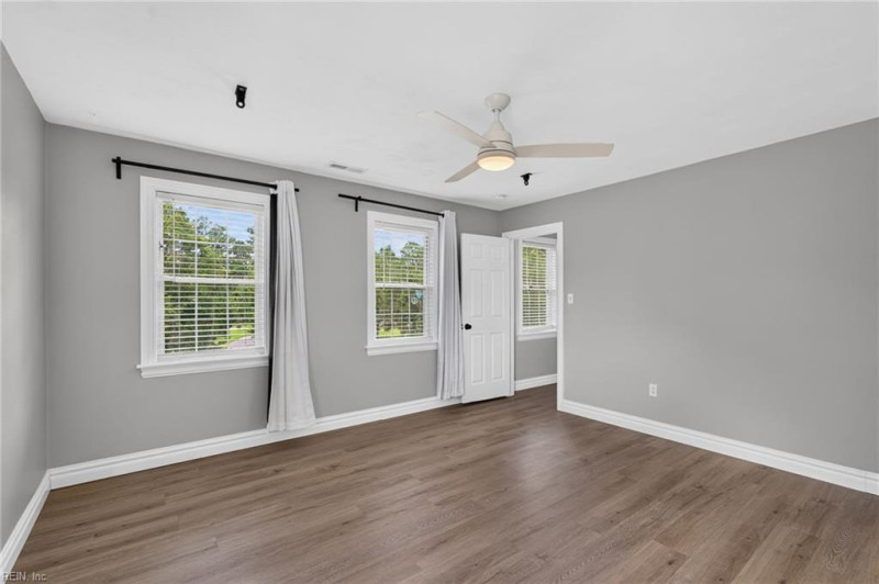 Photo 33 of 42 residential for sale in Currituck County virginia