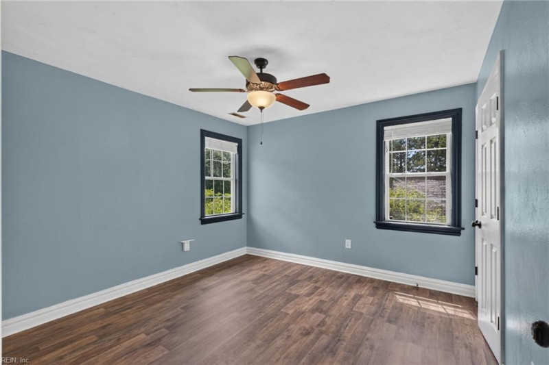 Photo 5 of 42 residential for sale in Currituck County virginia