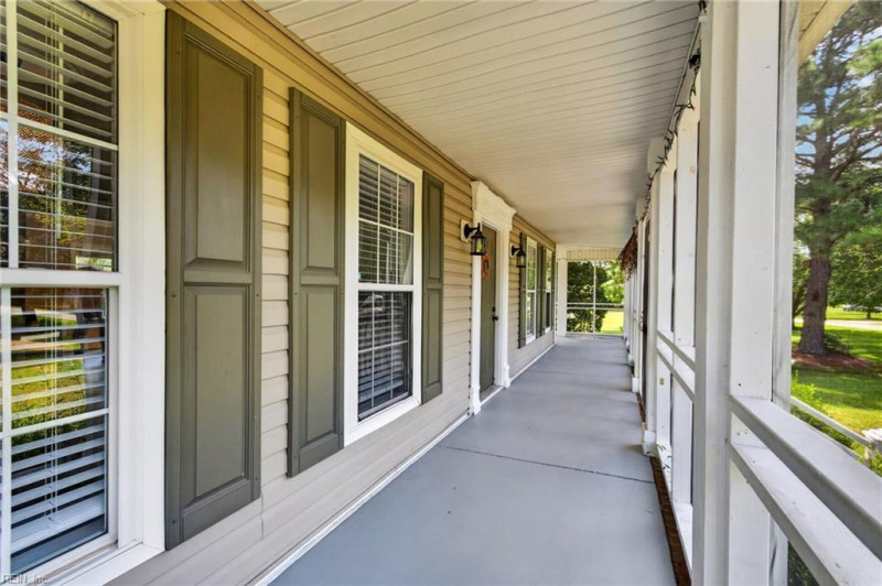 Photo 9 of 42 residential for sale in Currituck County virginia