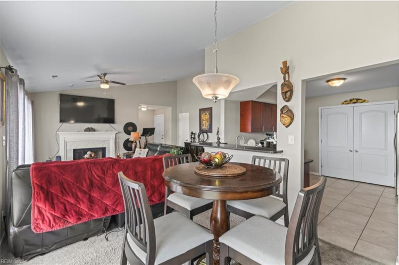 Photo 11 of 20 residential for sale in Hampton virginia