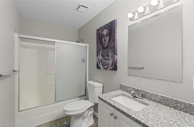 Photo 14 of 20 residential for sale in Hampton virginia