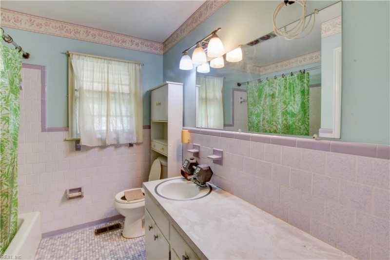 Photo 14 of 43 residential for sale in Newport News virginia