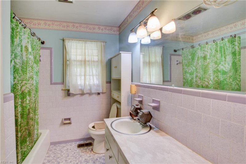 Photo 15 of 43 residential for sale in Newport News virginia
