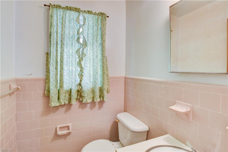 Photo 16 of 43 residential for sale in Newport News virginia