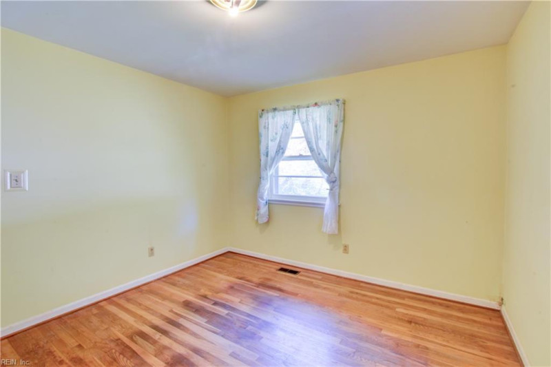Photo 25 of 43 residential for sale in Newport News virginia