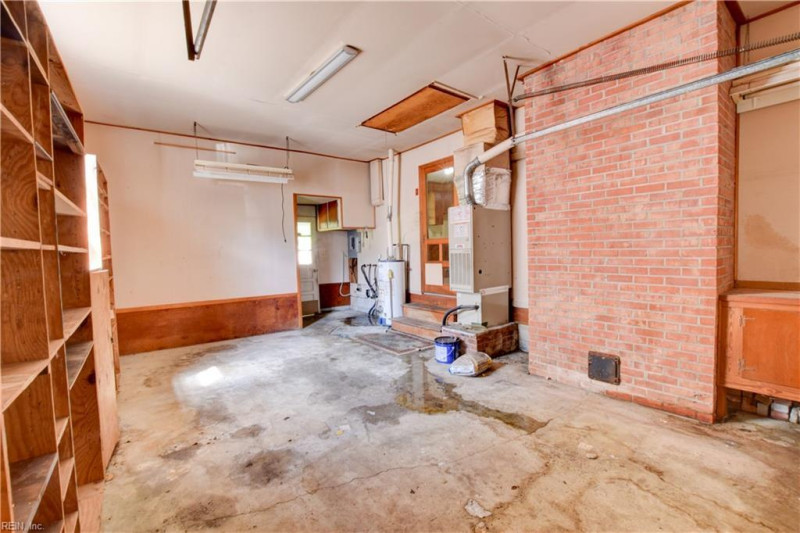 Photo 28 of 43 residential for sale in Newport News virginia