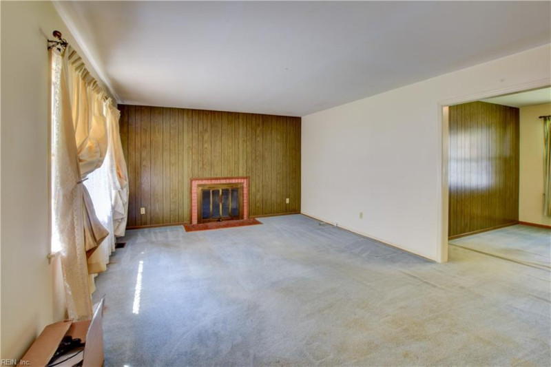 Photo 4 of 43 residential for sale in Newport News virginia