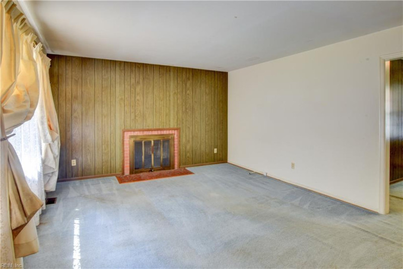 Photo 5 of 43 residential for sale in Newport News virginia