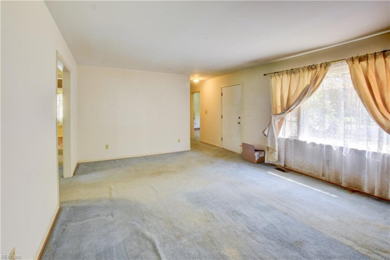 Photo 6 of 43 residential for sale in Newport News virginia