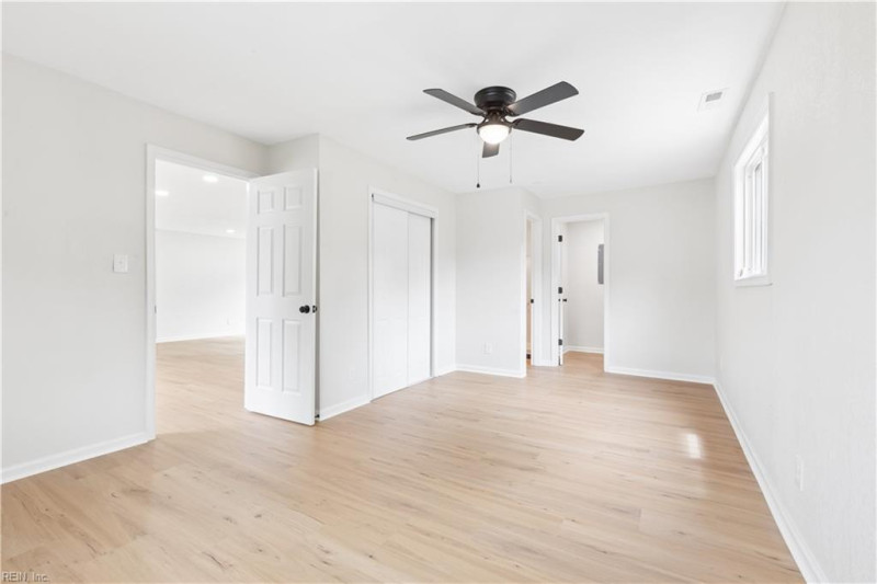 Photo 12 of 32 residential for sale in Virginia Beach virginia