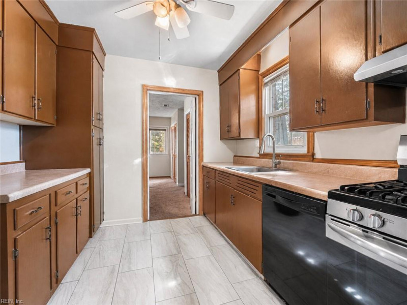 Photo 8 of 23 residential for sale in Newport News virginia