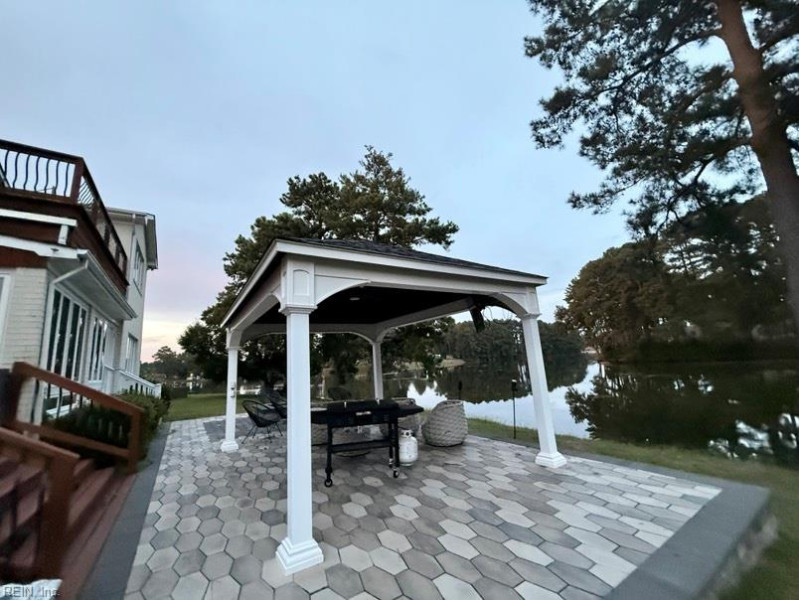 Photo 4 of 6 residential for sale in Portsmouth virginia