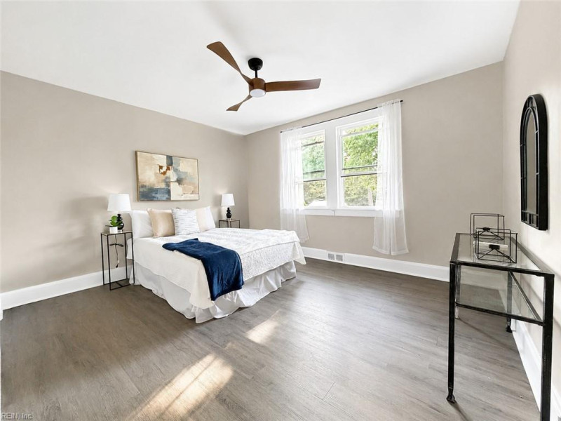 Photo 16 of 23 residential for sale in Portsmouth virginia