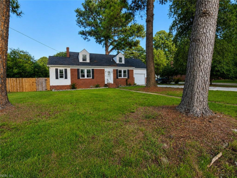 Photo 2 of 23 residential for sale in Portsmouth virginia