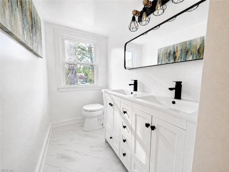 Photo 21 of 23 residential for sale in Portsmouth virginia