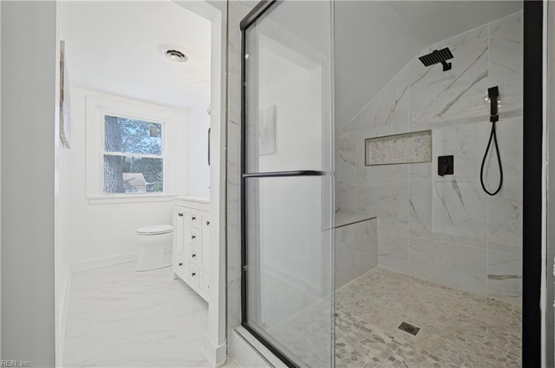 Photo 34 of 42 residential for sale in Portsmouth virginia