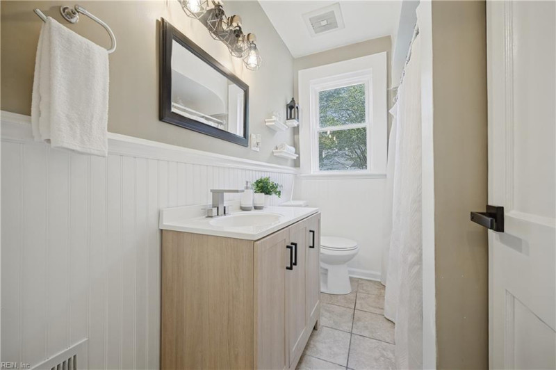 Photo 37 of 42 residential for sale in Portsmouth virginia