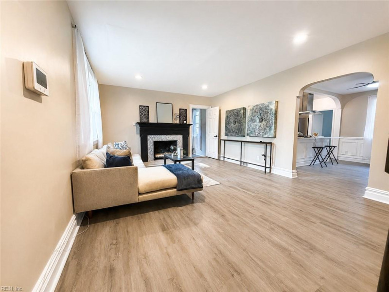 Photo 6 of 23 residential for sale in Portsmouth virginia
