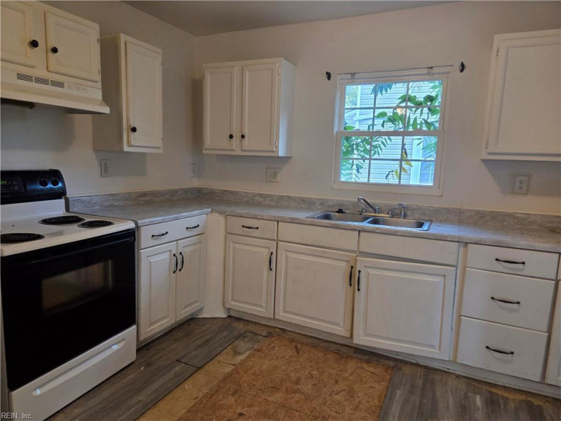 Photo 3 of 14 residential for sale in Portsmouth virginia Photo 3 of 14 residential for sale in Portsmouth virginia