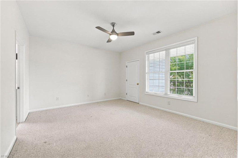 Photo 11 of 41 residential for sale in Virginia Beach virginia