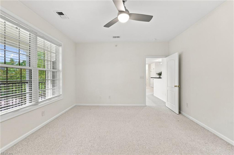 Photo 12 of 41 residential for sale in Virginia Beach virginia