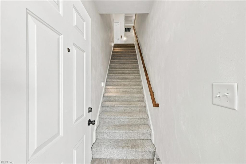 Photo 15 of 41 residential for sale in Virginia Beach virginia