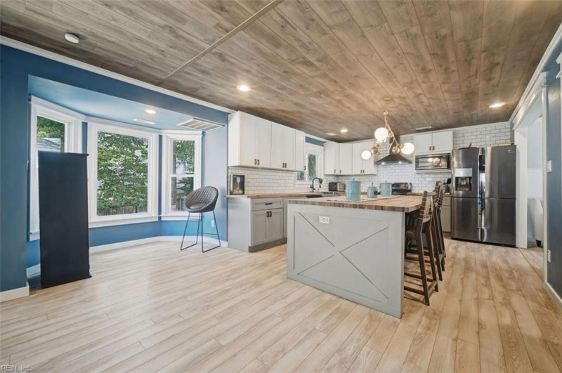 Photo 7 of 11 residential for sale in Chesapeake virginia
