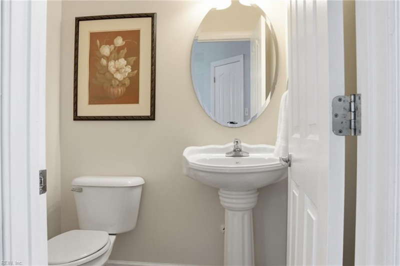Photo 13 of 26 residential for sale in Poquoson virginia