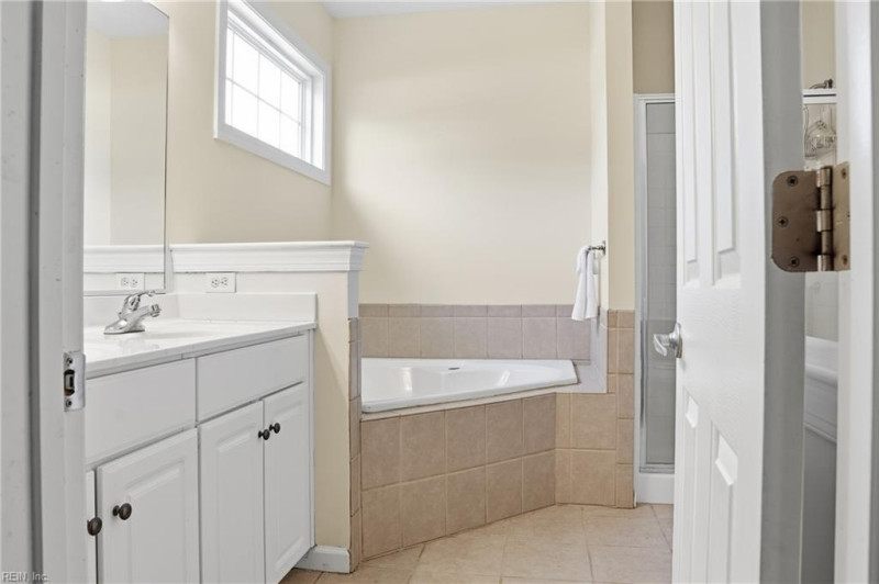 Photo 17 of 26 residential for sale in Poquoson virginia