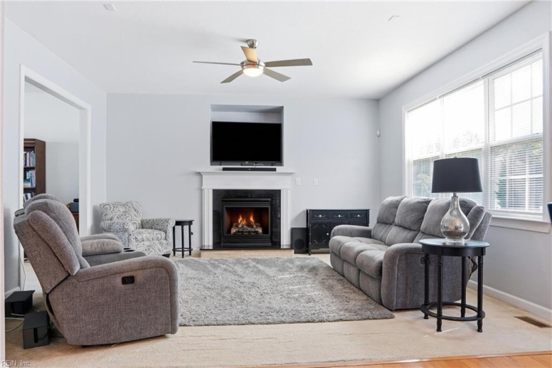 Photo 8 of 26 residential for sale in Poquoson virginia