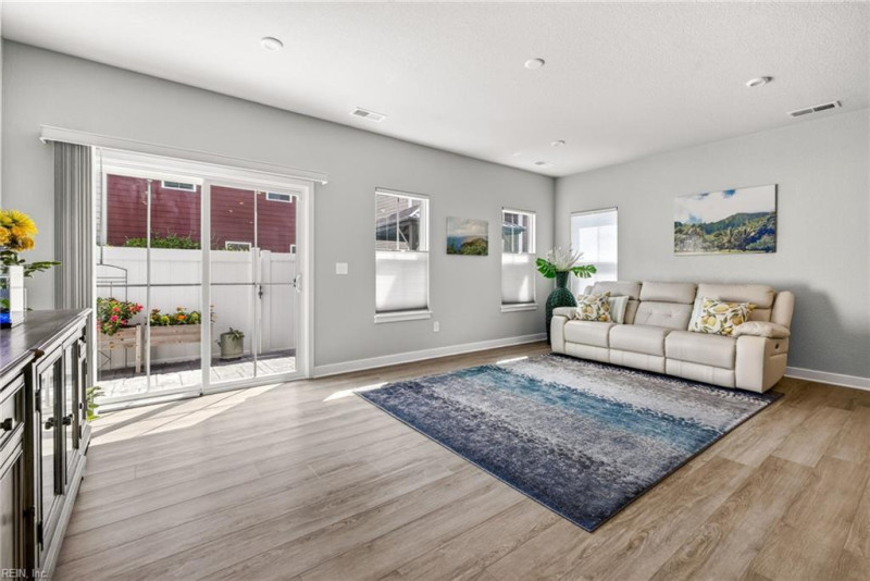 Photo 10 of 41 residential for sale in Chesapeake virginia