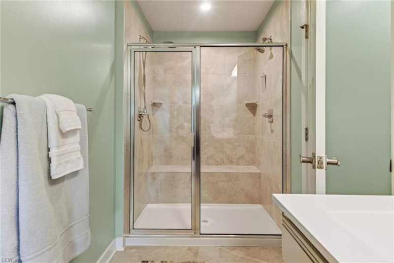 Photo 20 of 41 residential for sale in Chesapeake virginia