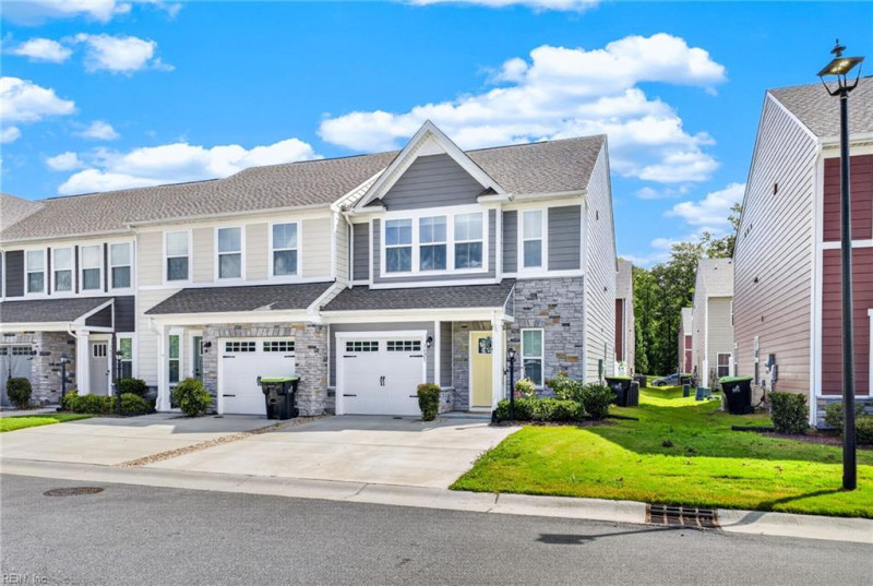 Photo 3 of 41 residential for sale in Chesapeake virginia