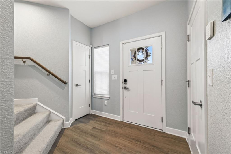 Photo 4 of 41 residential for sale in Chesapeake virginia
