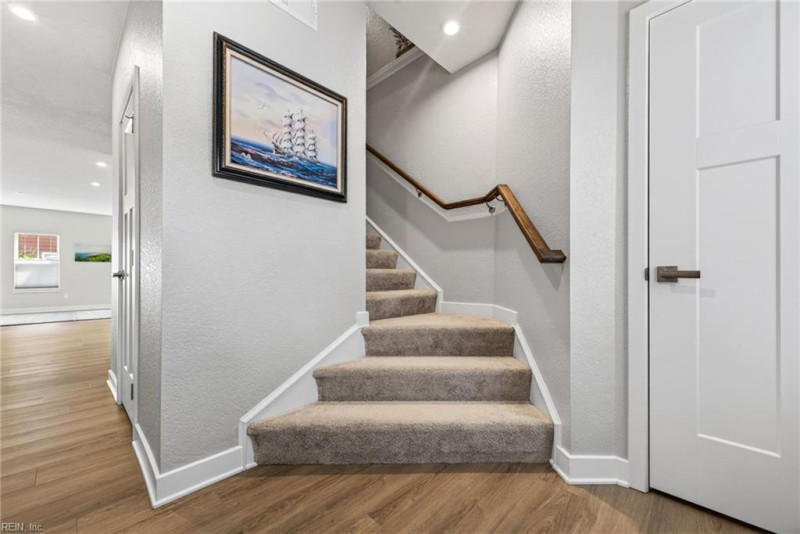 Photo 5 of 41 residential for sale in Chesapeake virginia