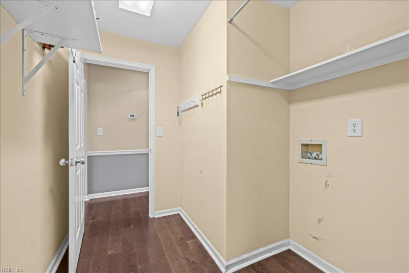 Photo 14 of 49 residential for sale in Chesapeake virginia