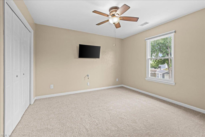 Photo 21 of 49 residential for sale in Chesapeake virginia