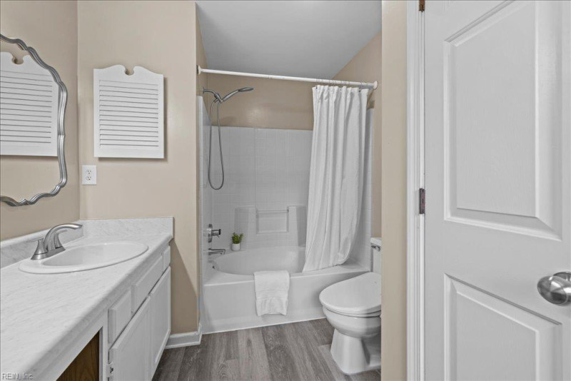 Photo 33 of 49 residential for sale in Chesapeake virginia
