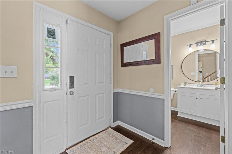 Photo 4 of 49 residential for sale in Chesapeake virginia