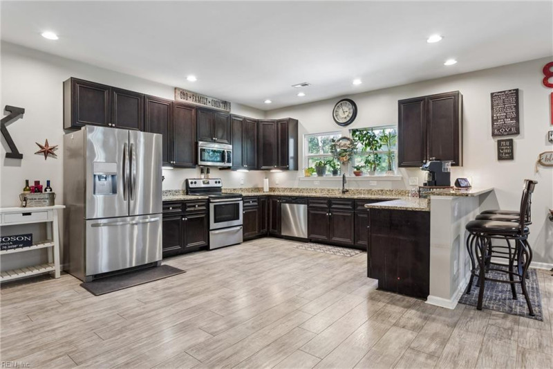 Photo 11 of 50 residential for sale in Poquoson virginia