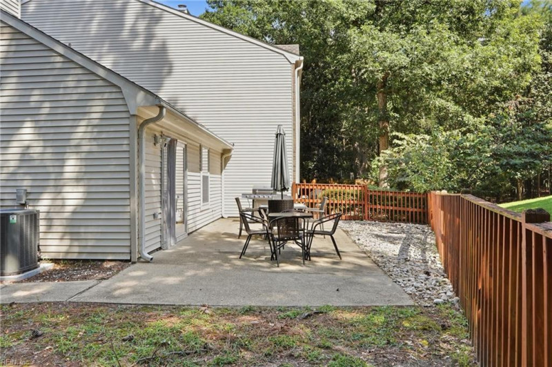 Photo 27 of 29 residential for sale in York County virginia