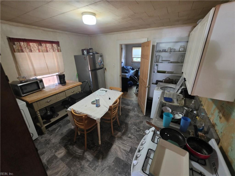 Photo 5 of 9 residential for sale in Portsmouth virginia