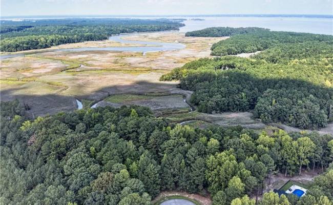 1201 Creekway Drive, Isle of Wight County, VA 23430
