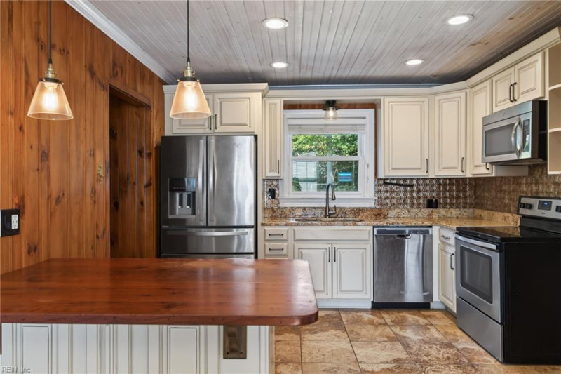 Photo 14 of 39 residential for sale in Newport News virginia