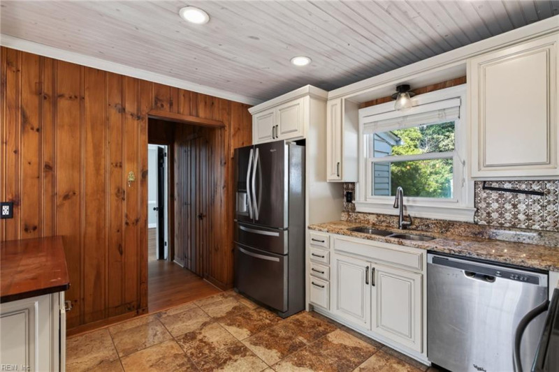 Photo 15 of 39 residential for sale in Newport News virginia